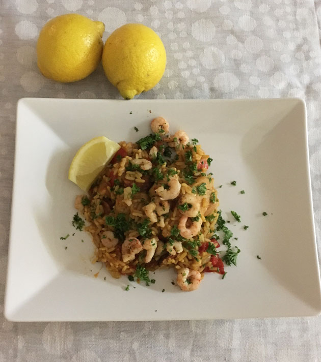 Mausteinen paella vie mielen&nbsp;kesään