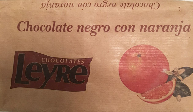 Appelsiinilla maustettu tumma suklaa