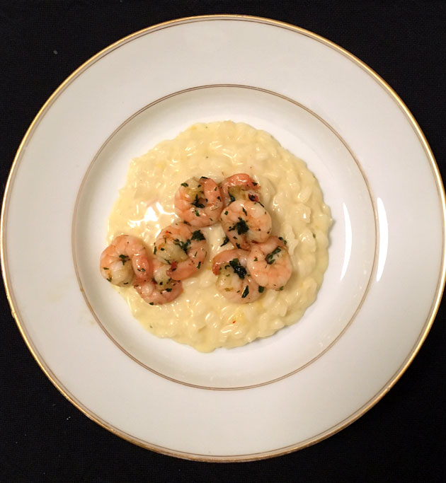 Paistettuja jättikatkarapuja ja sitruunarisottoa