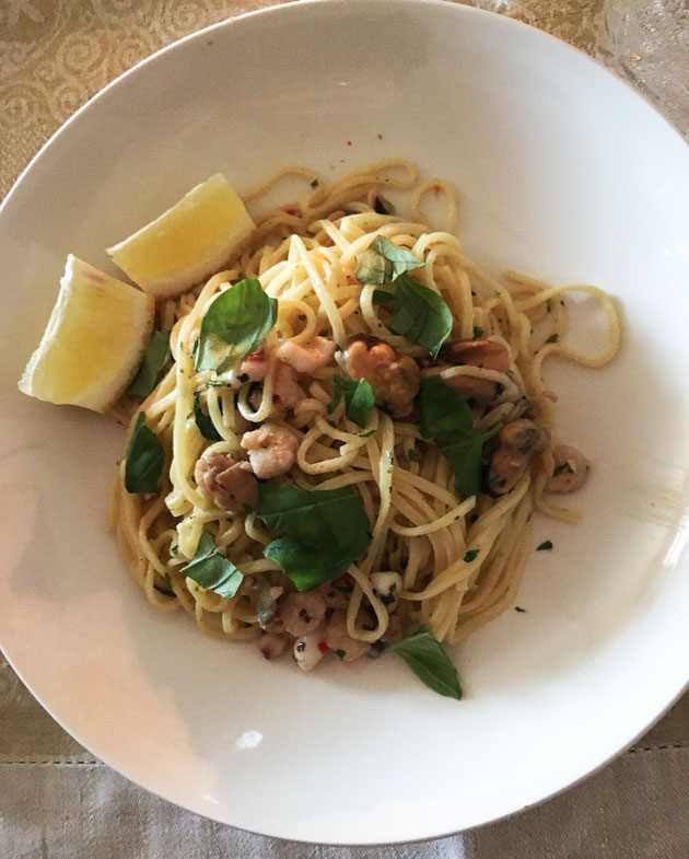 Nopea äyriäispasta