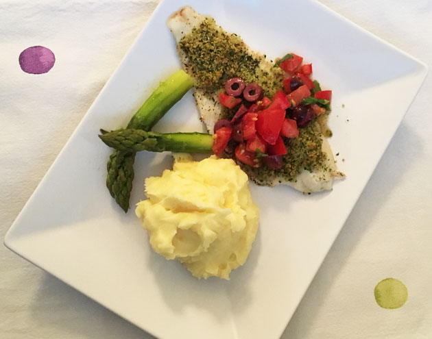 Uunikala kuorrutetaan yrteillä ja parmesaanilla&nbsp;herkuksi