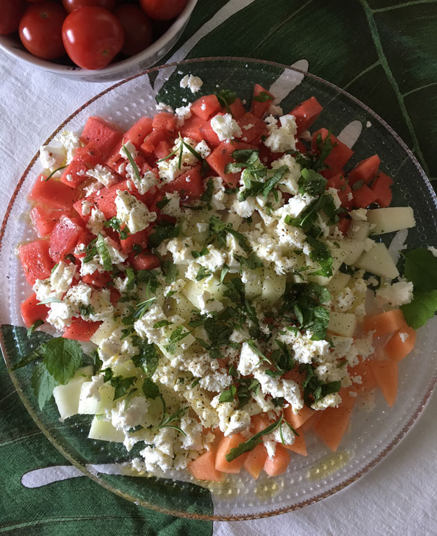 Vesimeloni-fetasalaatti