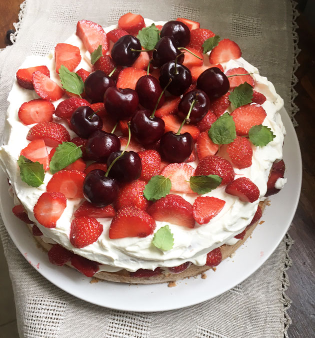 Gluteeniton mansikkakakku, joka maistuu&nbsp;kaikille