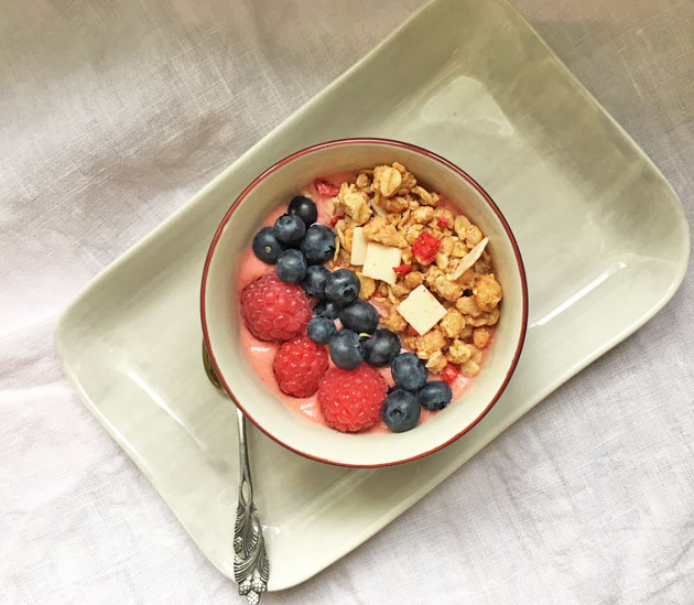 Smoothie-kulhossa koko aamiainen