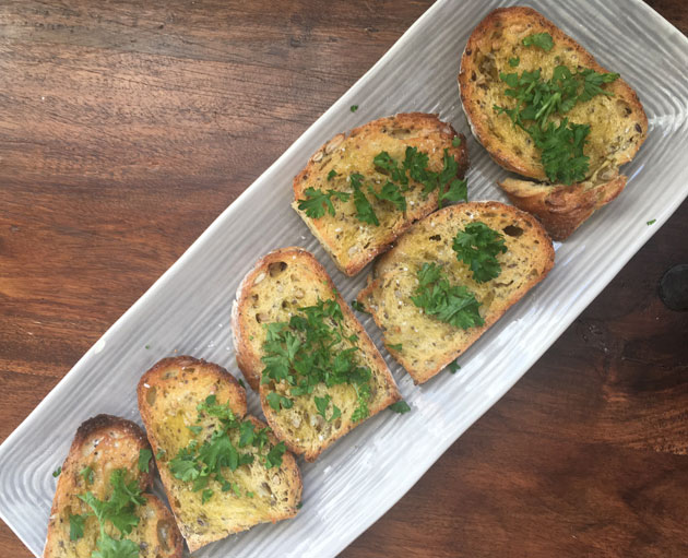 Rapeat valkosipulileivät