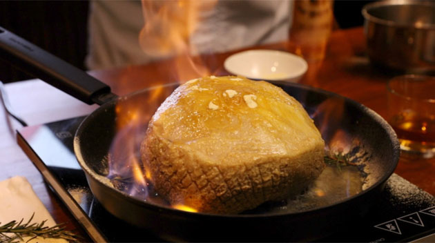 Kinkun kuorrutus liekittämällä on HK:n tämän joulun&nbsp;niksi