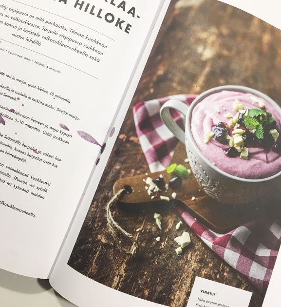 karpalo_valkosuklaa_vispipuuro_kirjasta_perinneruokaaprkl