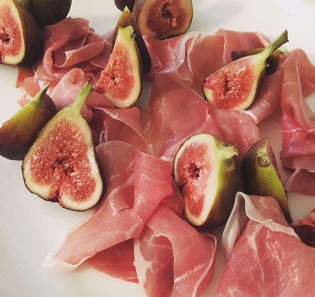 Viikunoita ja parmankinkkua