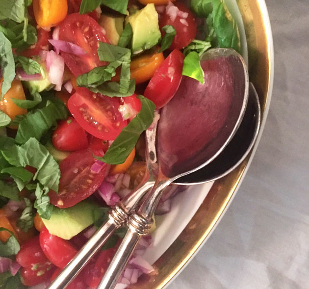 avokado-tomaattisalaatti