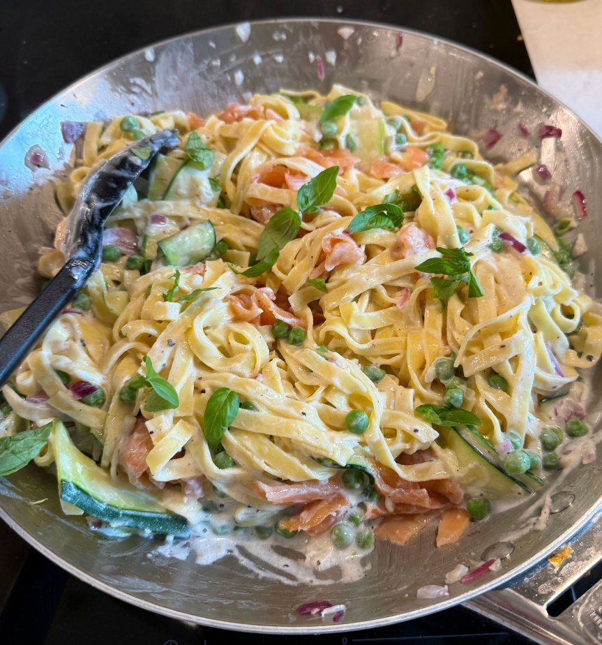 Kermainen lohipasta