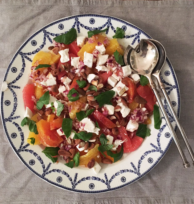 Veriappelsiini-mantelisalaatti