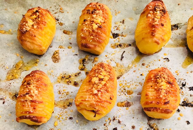 Pähkinämäen eli Hasselbackan perunat uudella tavalla savupaprikalla maustettuna