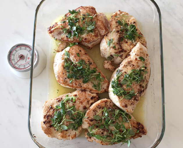 Mehevät broilerinfileet sitruunalla ja timjamilla&nbsp;maustettuina