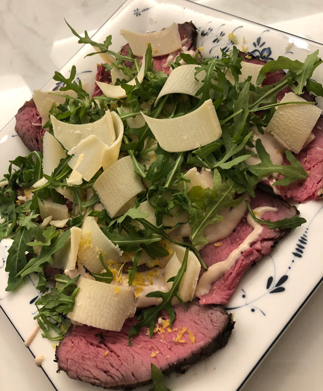 Paahtopaistia Vitello tonnatoon tapaan eli Arrosto di manzo con tonnato