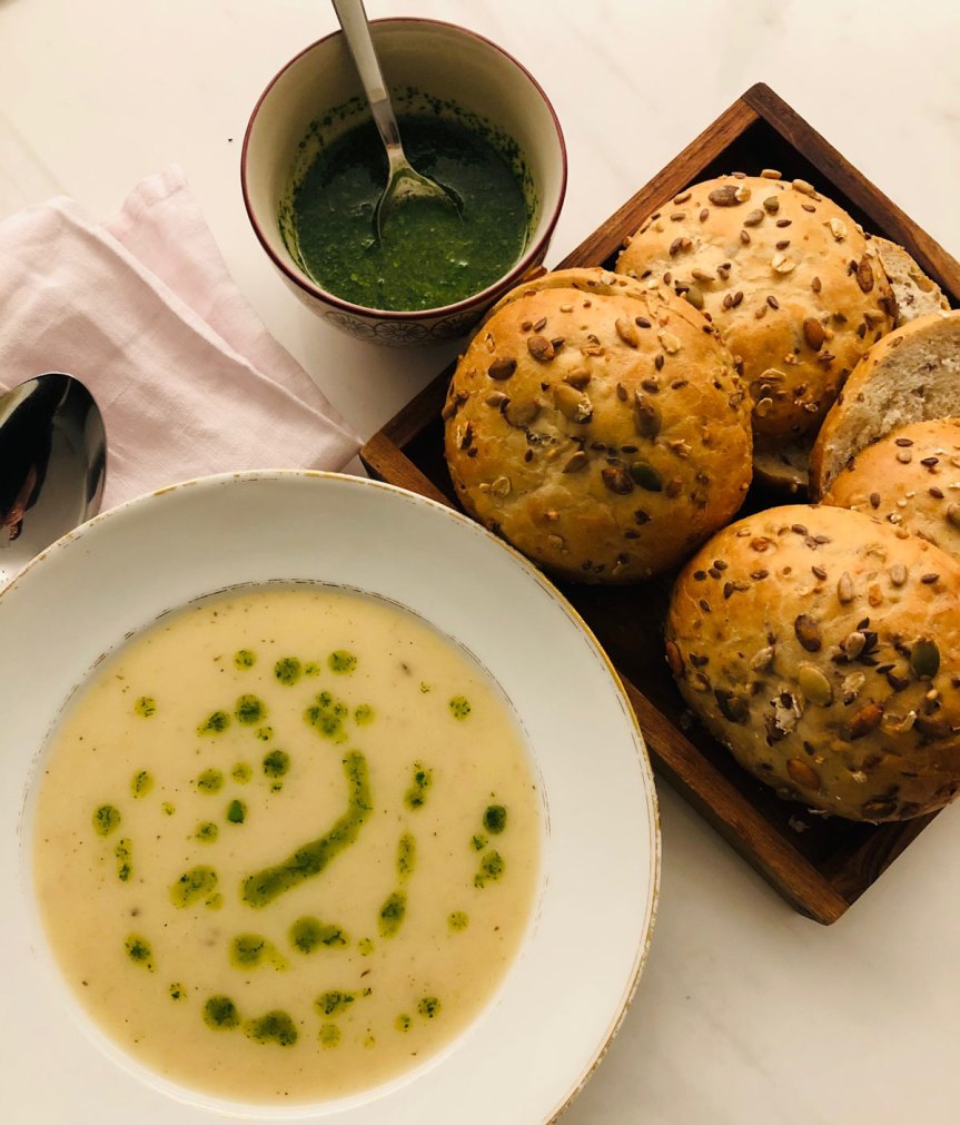 Juurisellerikeito ja korianteriöljy