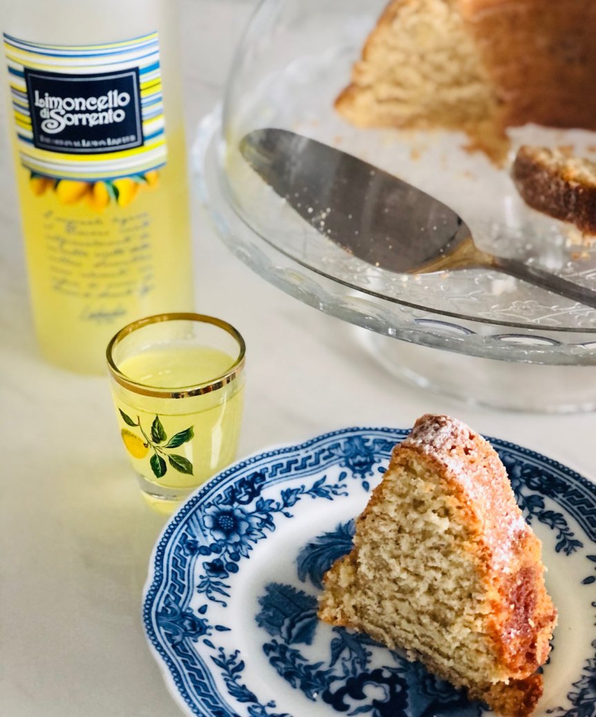 Amalfin sitruunakakku hurmaa mantelisella&nbsp;maullaan