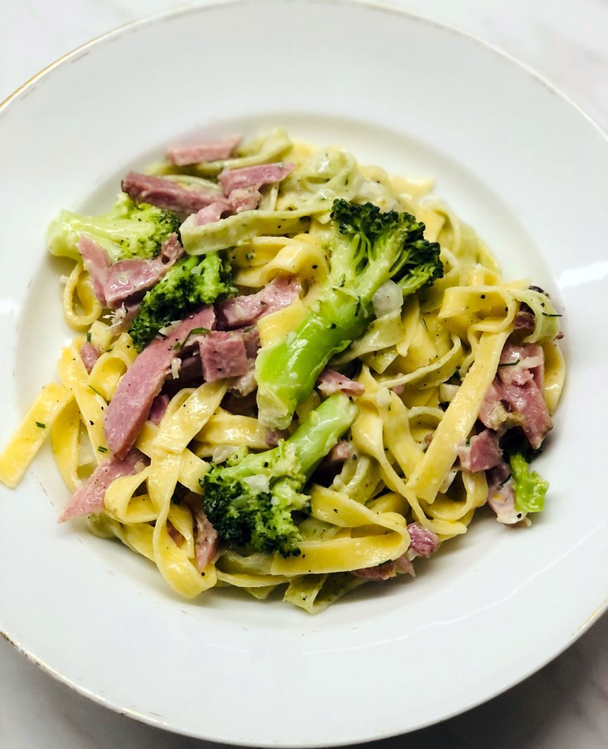 Kalkkunapasta savukalkkunasta ja&nbsp;parsakaalista