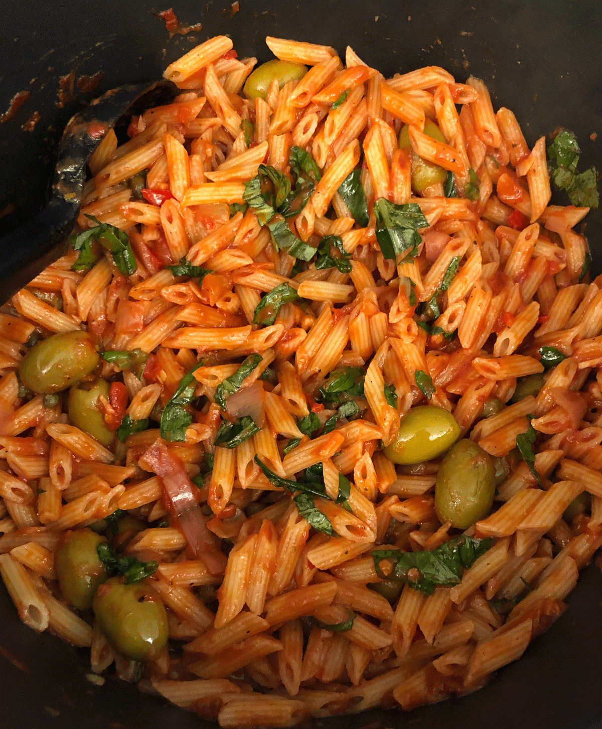 Pasta puttanesca valmistuu&nbsp;hetkessä