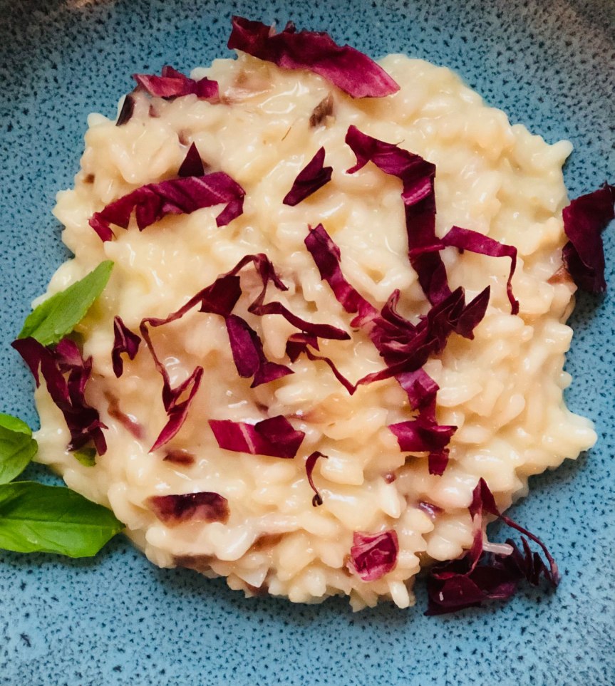 Punasikuririsotto saa kermaisuutta taleggio-juustosta