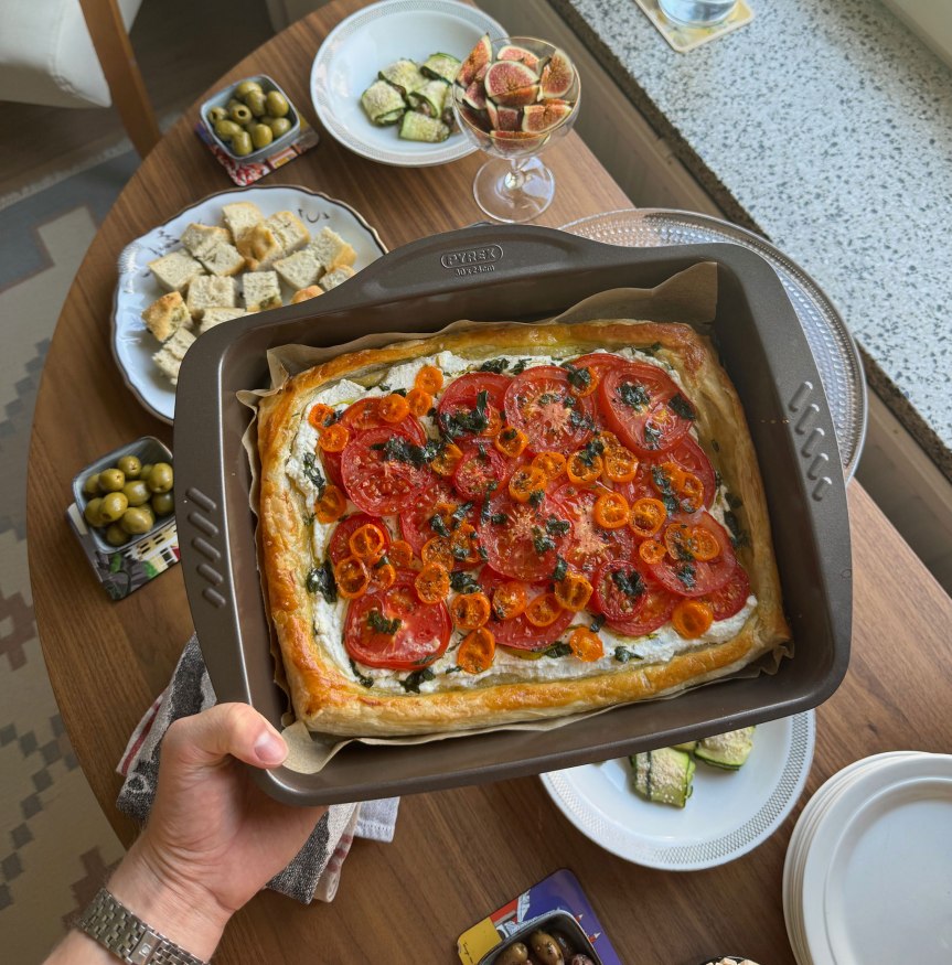 Helppo tomaattipiirakka