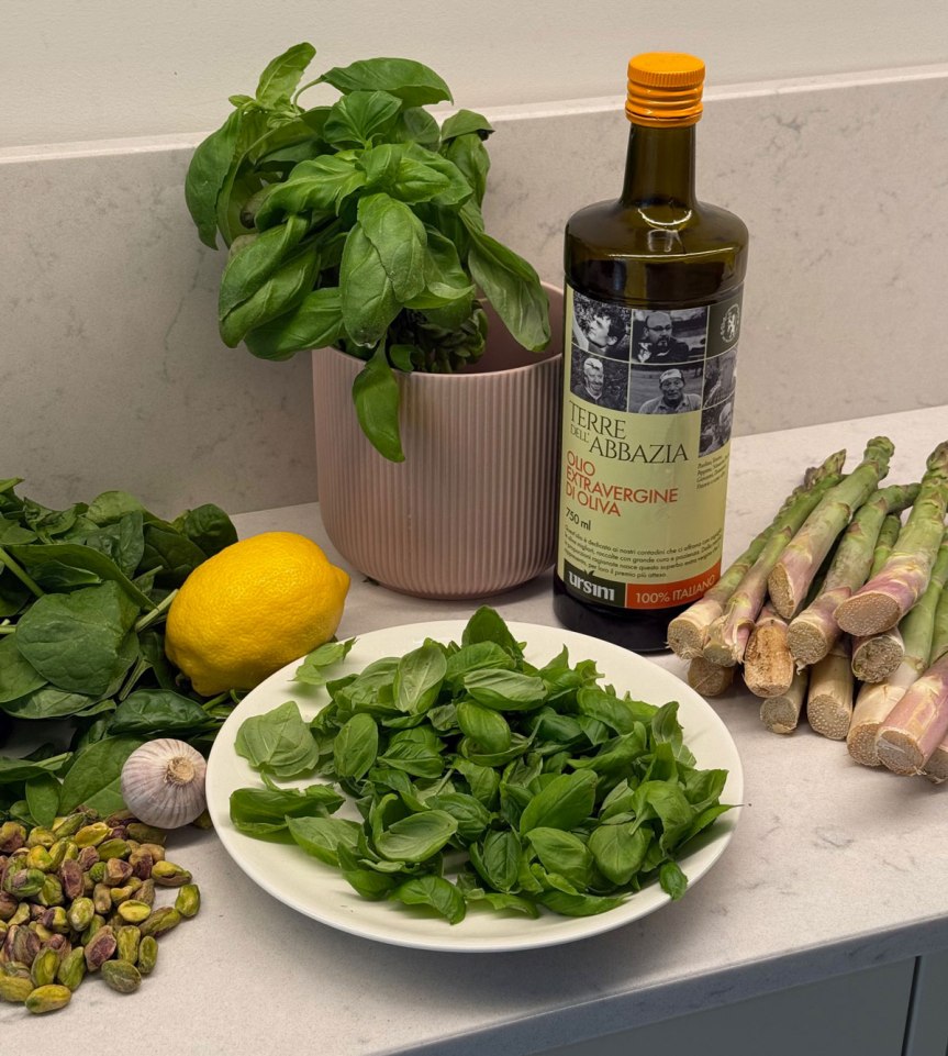 Green Goddes -pasta aineksia